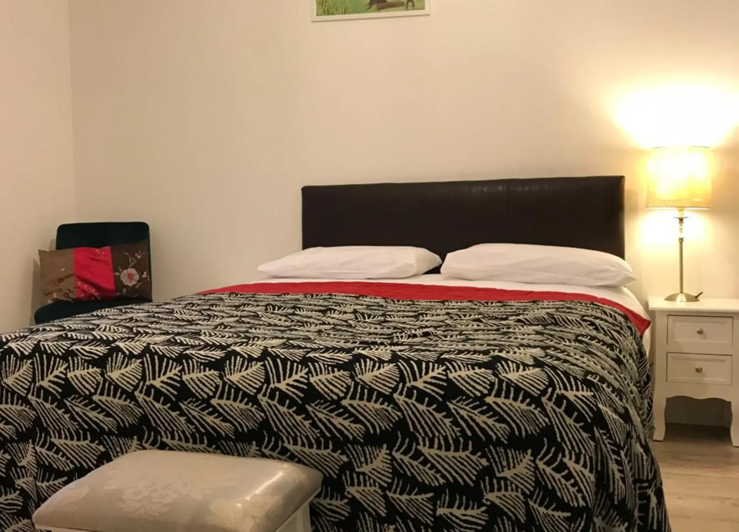בית אירוח אדינבורו Two Bedrooms With 3 Double Beds 2 Bathrooms